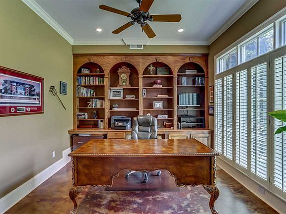 4th image of 2515 Langston Ln