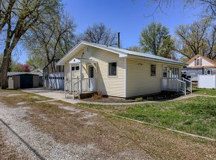 42 9th St, Woodbine, IA 51579
