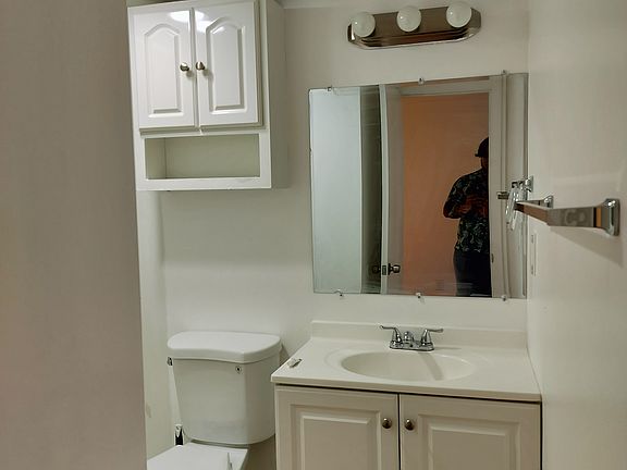 3rd image of 2520 N Andrews Ave #102