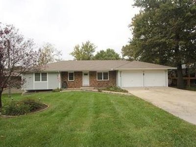 6606 S Elm St, Pleasant Valley, MO, 64068