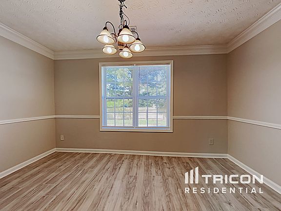 5th image of 2295 Oakland Spring Dr