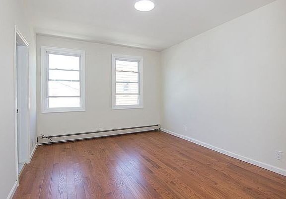 4th image of 23-59 32nd St #2