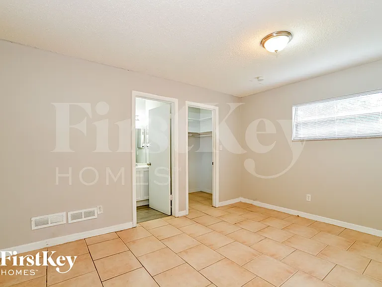 1836 Columbine Dr — Photo 6