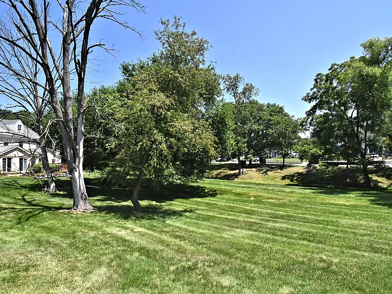 2489 Hillendale Dr — Photo 55