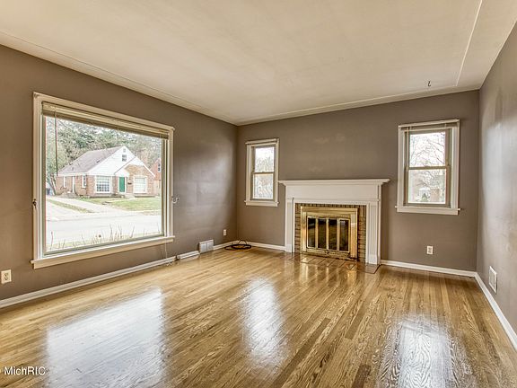 4th image of 2525 Brooklyn Ave SE