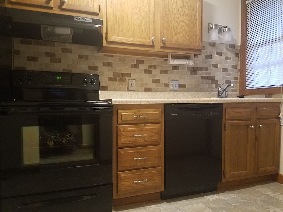 1st image of 1588 Northwest Blvd #3