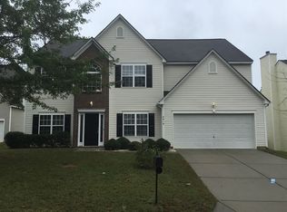 5910 Parkstone Dr, Matthews, NC 28104