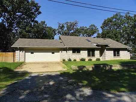1st image of 2551 Royal Dr E