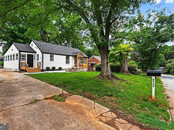 3rd image of 1939 Willa Dr