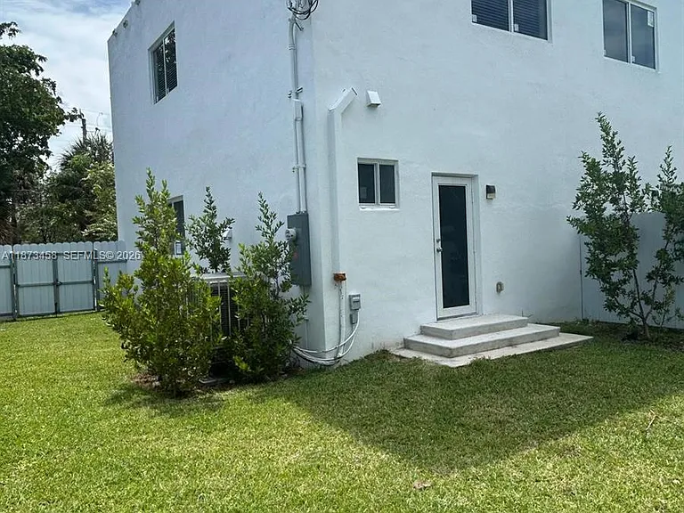 723 NW 19th Ave #B — Photo 21