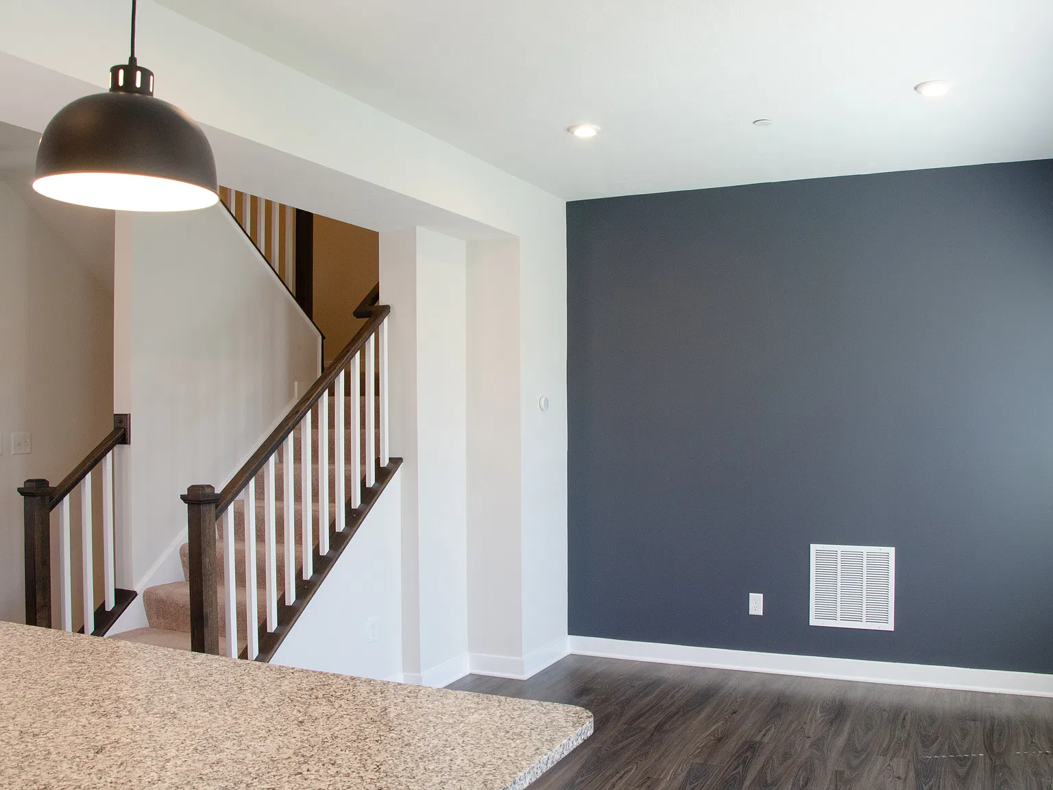 3 bed, 2.5 bath, 1912 sqft, $2,500 — Photo 3
