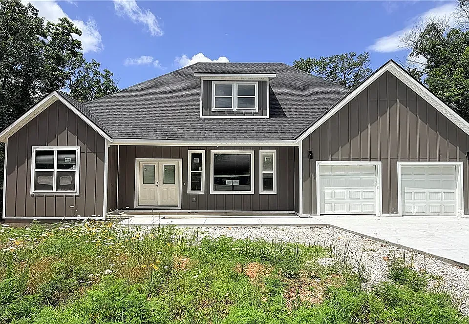 15 Skipton Dr