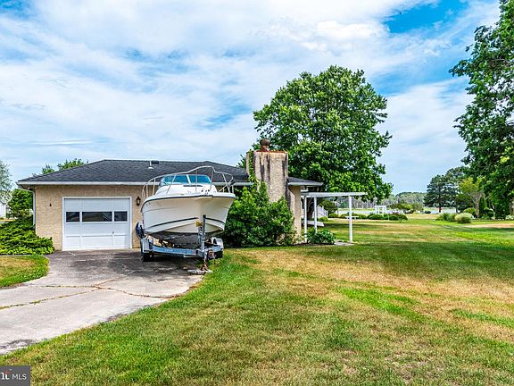 2nd image of 2 Heron Isle Ct