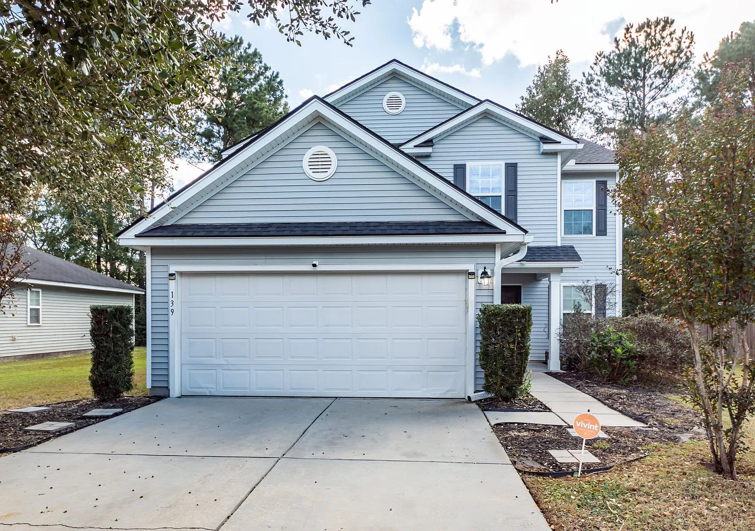 4 Bedroom, 2.5 Bathroom Home in St. Charles Place - Goose Creek — Photo 2