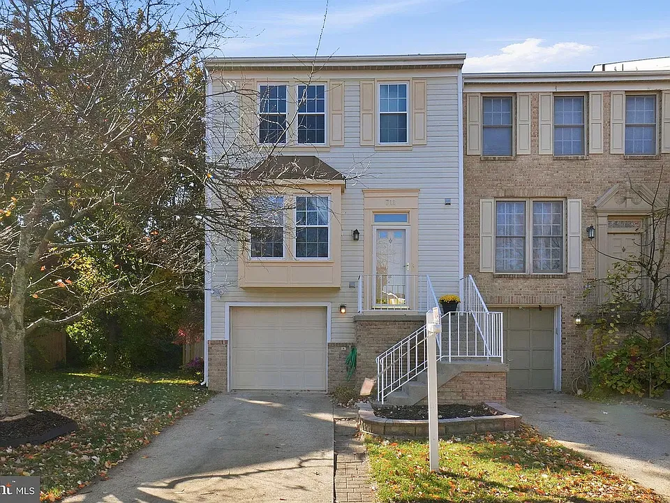 711 Herndon Woods Ct