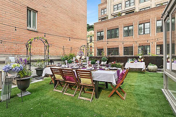 1st image of 223 Mulberry St #2