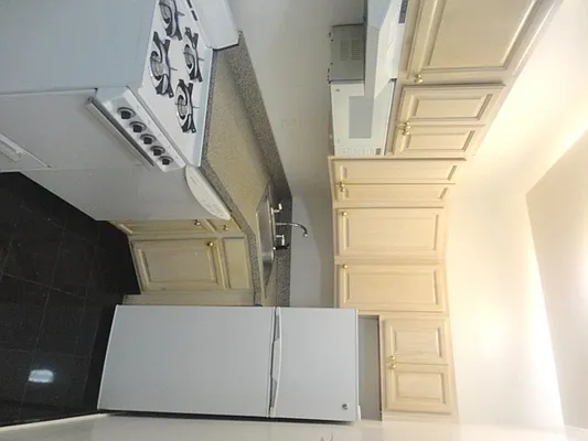 Rented by New York Residence | media 32