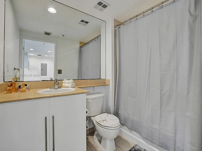 325 Biscayne Blvd #1520 — Photo 12