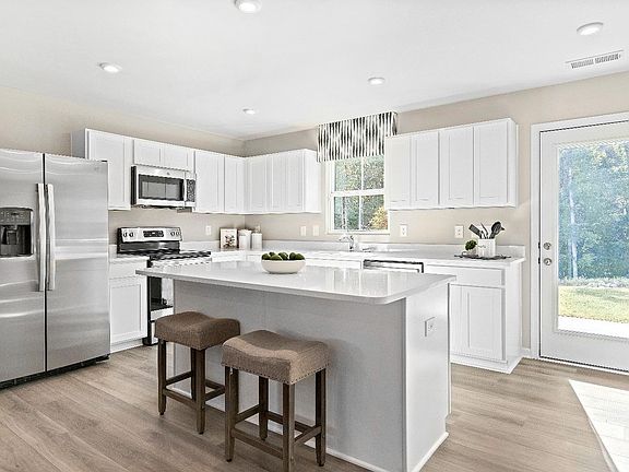 3rd image of 107 Ethan Ct