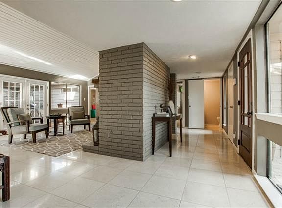 3rd image of 7210 Crooked Oak Dr