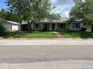 708 Sutton, Pleasanton, TX 78064