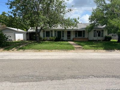 708 Sutton, Pleasanton, TX, 78064
