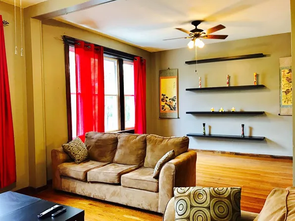 (undisclosed Address), Chicago, IL 60618