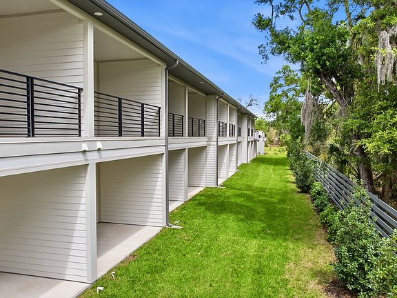 4th image of 3108 N Lockwood Ridge Rd #C02fb823f