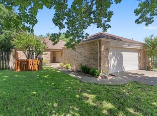 3410 Country Club Pl, Grand Prairie, TX 75052