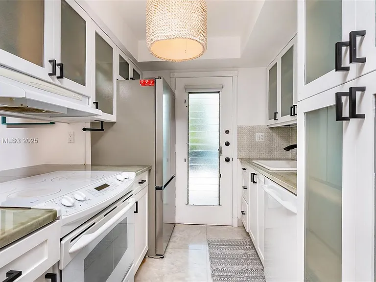 195 Sunrise Dr #1 — Photo 19