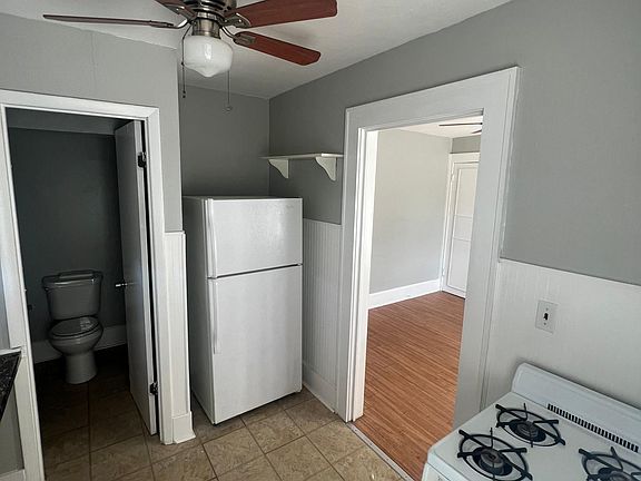 4th image of 624 1st St N APT 4