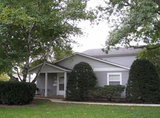 592 Lotus Ct, Wheeling, IL 60090