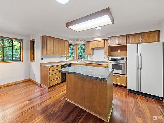 5th image of 9608 29th Street Ct E