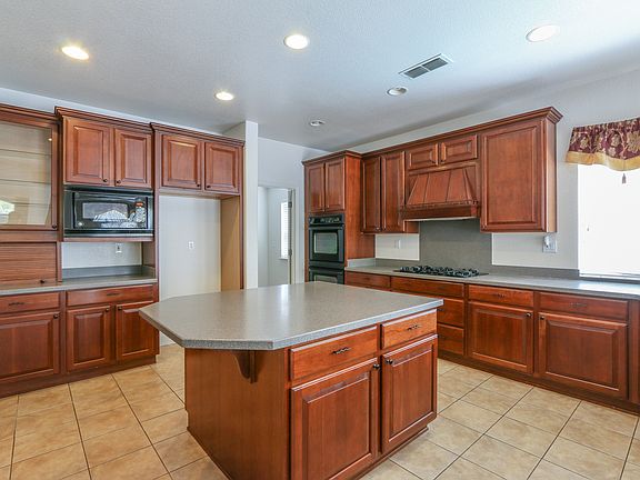 2nd image of 2034 Lamego Way