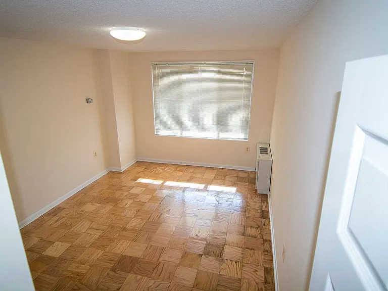 Steward Tower Apartments — Photo 62