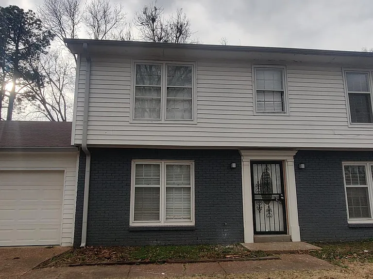 3315 Foxbriar Dr — Photo 1