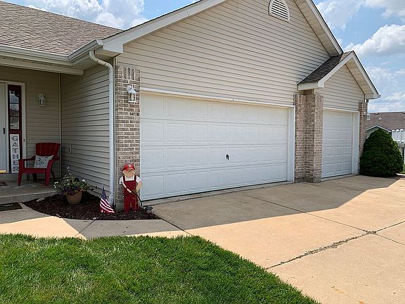 3rd image of 6 Lake James Ct