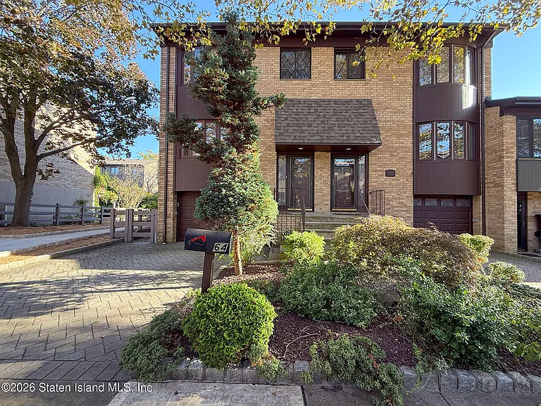 64 Claradon Ln — Photo 1