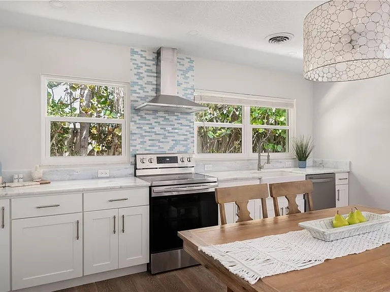 925 Coquina Ln #923 — Photo 4
