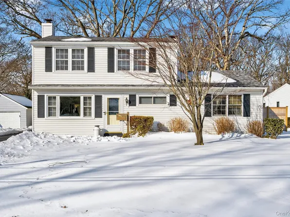 148 Malts Avenue, West Islip, NY 11795