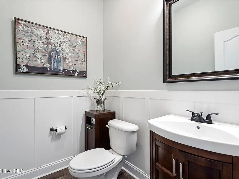 213 Willas Ct — Photo 36