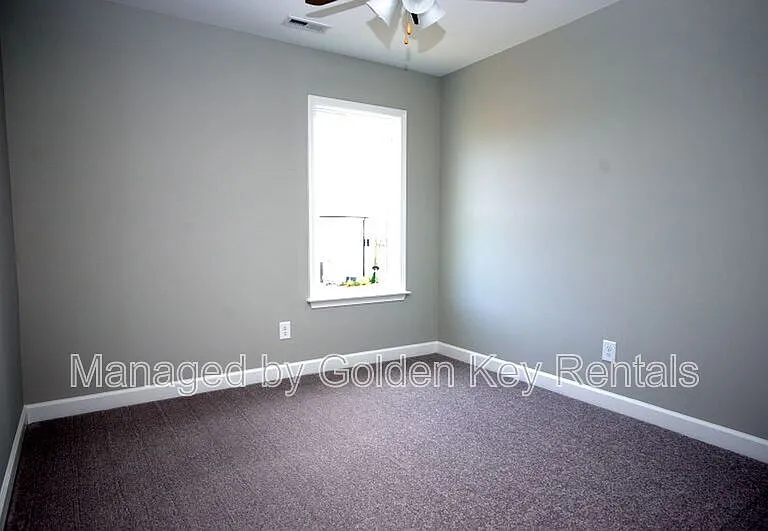 415 S Center St — Photo 9