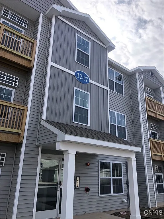 Building Photo - 1219 Tulip St #215