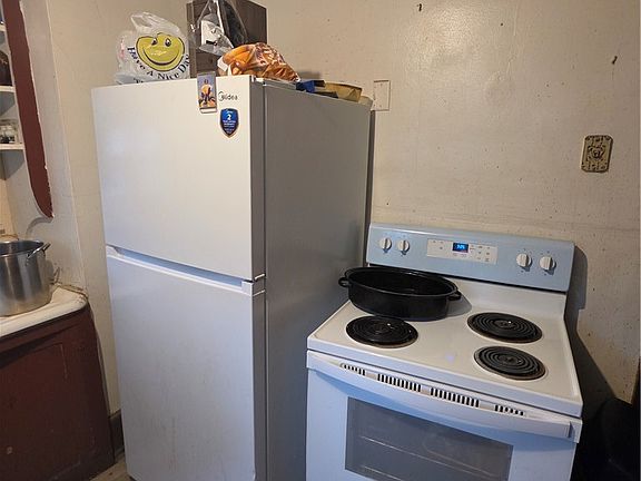 4th image of 65 Devonshire Ct
