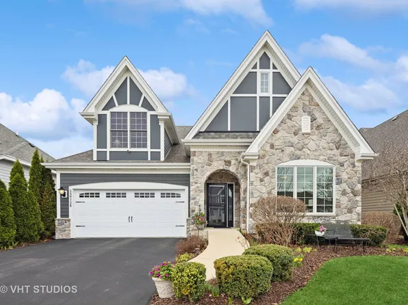 25W728 Golf View Ln, Winfield, IL 60190