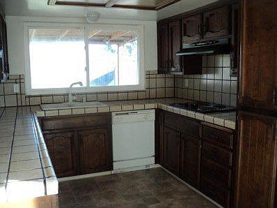 4th image of 27437 San Carlos Ave