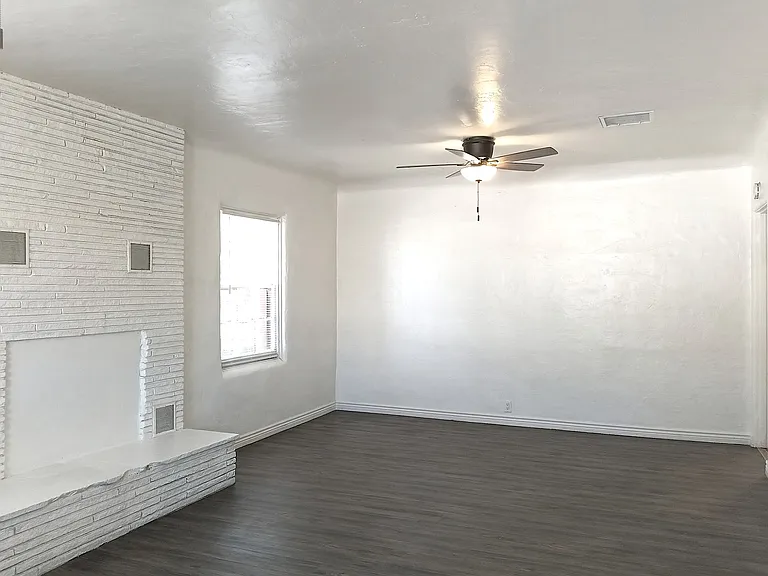 213 N 2nd Ave — Photo 6