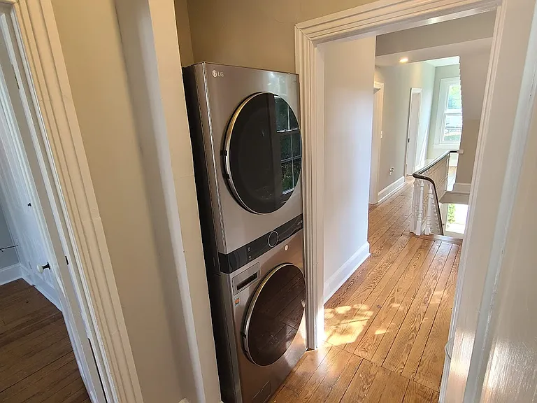 405 W State St — Photo 13