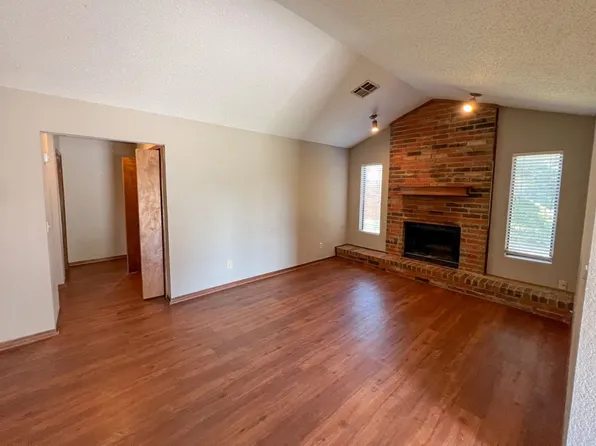1303 N Fretz Ave, Edmond, OK 73003