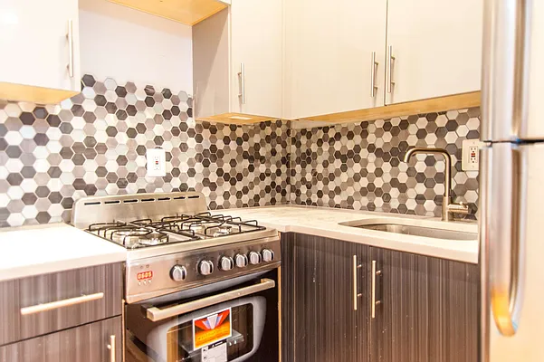 Rented by Nooklyn NYC LLC | media 30